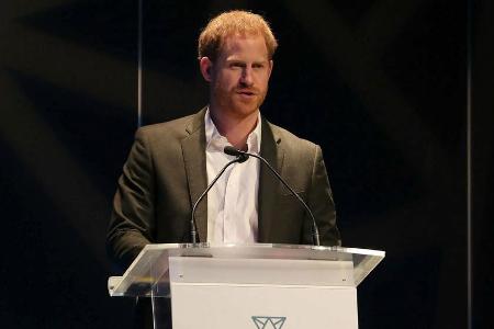 Prinz Harry hat einer Reise-Messe in Schottland einen Besuch abgestattet. Prinz Harry hat einer Reise-Messe in Schottland einen Besuch abgestattet.
