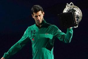 Australian Open: Novak Djokovic siegt und erinnert an Kobe Bryant