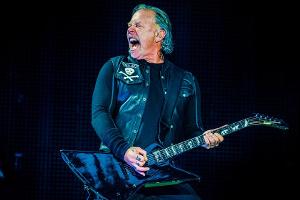 Metallica-Frontmann James Hetfield ist weiterhin in Therapie