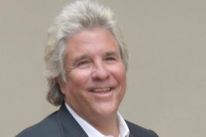 Jon Peters: Nach Blitz-Ehe mit Pamela Anderson schon wieder verlobt?