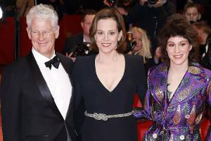 Sigourney Weaver bringt Mann und Tochter zur Berlinale