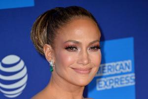 Jennifer Lopez zeigt ihre Bikini-Figur - und wird dafür gefeiert