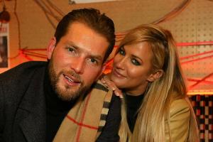 Nach Tod von Caroline Flack: Das verspricht ihr Freund Lewis Burton