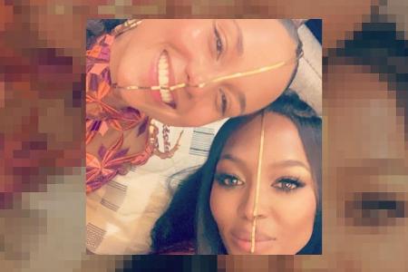 Alicia Keys (l.) und Naomi Campbell sind zusammen im Senegal Alicia Keys (l.) und Naomi Campbell sind zusammen im Senegal