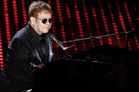 Elton John trägt sein Herz auf der Zunge Elton John trägt sein Herz auf der Zunge
