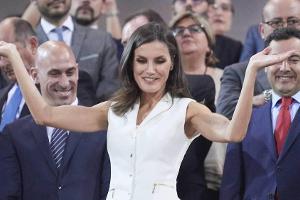 Königin Letizia von Spanien: Das ist ihr Stadion-Look