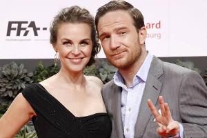 Moderatorin Annika Lau überrascht mit Babybauch