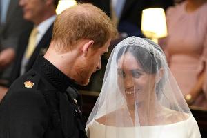 Meghan und Harry feiern ihren ersten Hochzeitstag mit den Fans
