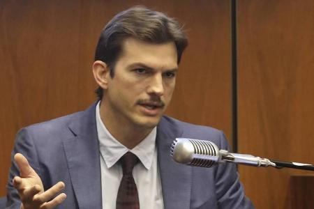 Ashton Kutcher im Zeugenstand in Los Angeles Ashton Kutcher im Zeugenstand in Los Angeles