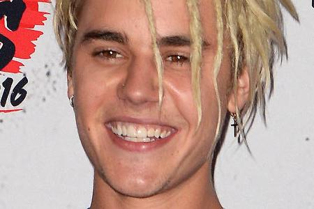 Hat gut lachen: Justin Bieber hat etwas ganz Großes und Geheimes mit YouTube am Laufen Hat gut lachen: Justin Bieber hat etwas ganz Großes und Geheimes mit YouTube am Laufen