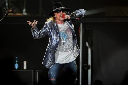 Axl Rose während eines Live-Auftritts seiner Band Guns N'Roses