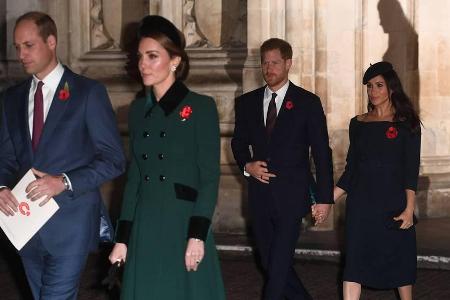 Gemeinsam sind sie stark: Das Brüderpaar Prinz William und Prinz Harry sowie ihre Frauen, Herzogin Kate und Herzogin Meghan,... Gemeinsam sind sie stark: Das Brüderpaar Prinz William und Prinz Harry sowie ihre Frauen, Herzogin Kate und Herzogin Meghan,...