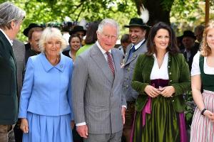 Charles und Camilla in Bayern: Die Royals auf dem Bauernhof