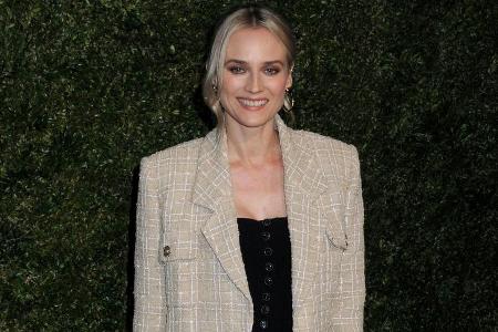 Diane Kruger setzt auf ein modisches Chanel-Outfit Diane Kruger setzt auf ein modisches Chanel-Outfit