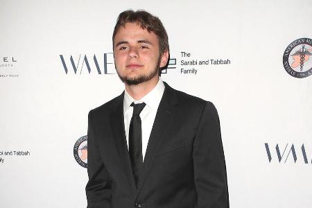 Prince Jackson teilt seine Liebe für Filme nun mit seinem Bruder Blanket auf YouTube Prince Jackson teilt seine Liebe für Filme nun mit seinem Bruder Blanket auf YouTube