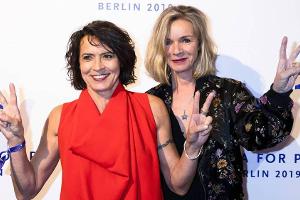 Seit 16 Jahren ein Paar: Schauspielerin Ulrike Folkerts (l.) und die Malerin Katharina Schnitzler