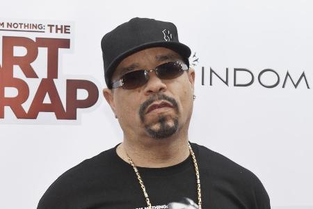 Nicht ein bissiger Hund, sondern Rapper Ice-T entpuppt sich als der größere Postboten-Schreck Nicht ein bissiger Hund, sondern Rapper Ice-T entpuppt sich als der größere Postboten-Schreck