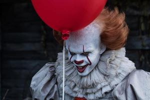 "Es"-Schauspieler Skarsgård verspricht schrecklichen Grusel-Clown