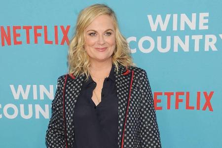 Amy Poehler zeigte sich in einem schicken Hosenanzug in New York Amy Poehler zeigte sich in einem schicken Hosenanzug in New York
