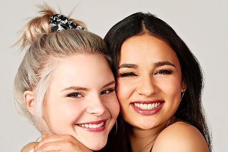 Carlotta Truman (l.) und Laura Kästel treten beim ESC als die S!sters für Deutschland an Carlotta Truman (l.) und Laura Kästel treten beim ESC als die S!sters für Deutschland an
