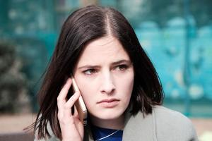 "Unter uns": Larissa kann in ihrem Kummer ihrer Kokain-Sucht nicht widerstehen