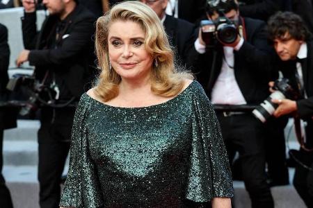 Catherine Deneuve legte in Cannes einen glänzenden Auftritt hin