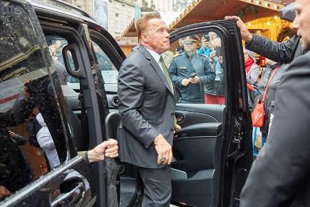 Arnold Schwarzenegger vor dem Wiener Stephansdom Arnold Schwarzenegger vor dem Wiener Stephansdom