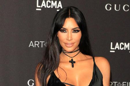 Kim Kardashian versteht sich wieder mit Ex-Rivalin Paris Hilton Kim Kardashian versteht sich wieder mit Ex-Rivalin Paris Hilton