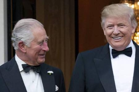 Zu diesem Zeitpunkt verstanden sich Donald Trump und Prinz Charles offenbar noch prächtig Zu diesem Zeitpunkt verstanden sich Donald Trump und Prinz Charles offenbar noch prächtig