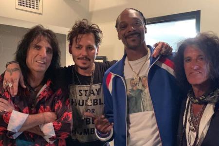 Wie ist wohl dieses Bild entstanden? Alice Cooper, Johnny Depp, Snoop Dogg und Joe Perry Wie ist wohl dieses Bild entstanden? Alice Cooper, Johnny Depp, Snoop Dogg und Joe Perry