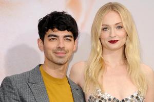 Sophie Turner und Joe Jonas heizen Gerüchte um Paris-Hochzeit an