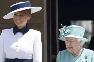 Gibt es eine versteckte Botschaft hinter dem Kleid von Melania Trump?