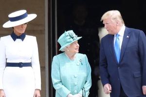 Donald Trump posiert mit der Queen - und twittert munter Beleidigungen
