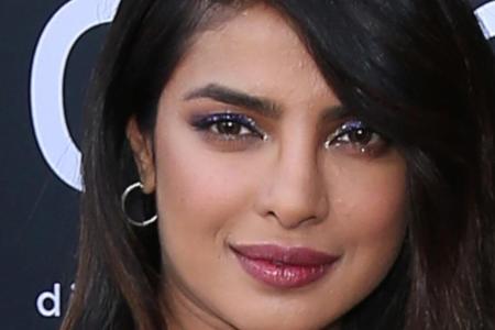Priyanka Chopra sieht die Welt ähnlich wie Herzogin Meghan Priyanka Chopra sieht die Welt ähnlich wie Herzogin Meghan
