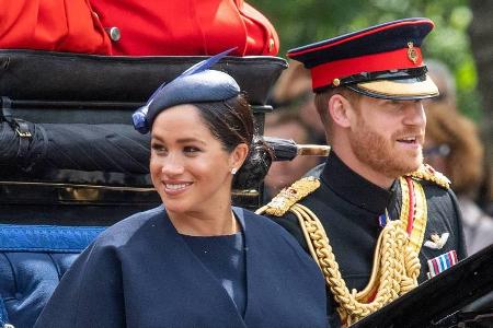 Herzogin Meghan neben Prinz Harry während der Herzogin Meghan neben Prinz Harry während der