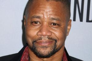 Grapsch-Vorwurf: Cuba Gooding Jr. verlässt Gericht mit bester Laune