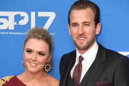 Harry Kane und seine Jugendliebe Katie Goodland, mit der er zwei gemeinsame Kinder hat Harry Kane und seine Jugendliebe Katie Goodland, mit der er zwei gemeinsame Kinder hat