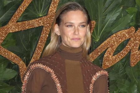 Model Bar Refaeli wird zum dritten Mal Mutter Model Bar Refaeli wird zum dritten Mal Mutter