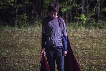 Eines ist klar: Brandon Breyer (Jackson A. Dunn) strebt keine Reporter-Karriere beim Daily Planet an Eines ist klar: Brandon Breyer (Jackson A. Dunn) strebt keine Reporter-Karriere beim Daily Planet an