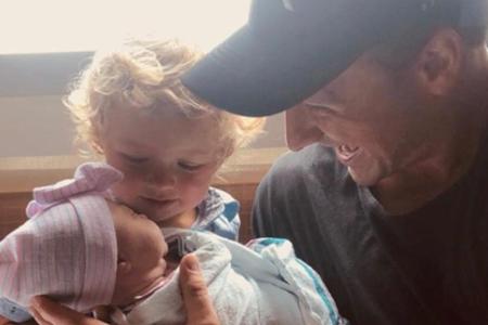 Ryan Lochte genießt die Zeit mit seinen nun zwei Kindern Caiden Zane und Liv Rae Ryan Lochte genießt die Zeit mit seinen nun zwei Kindern Caiden Zane und Liv Rae
