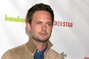 Patrick J. Adams bei einer Veranstaltung in Los Angeles