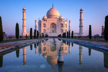 So menschenleer wie auf diesem Foto ist es auf dem Gelände des Taj Mahal eigentlich nie So menschenleer wie auf diesem Foto ist es auf dem Gelände des Taj Mahal eigentlich nie