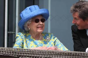 Hier hat die Queen richtig Spaß