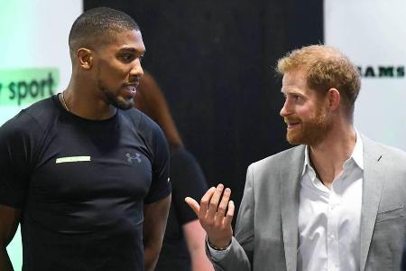 Anthony Joshua und Prinz Harry verstehen sich ausgezeichnet Anthony Joshua und Prinz Harry verstehen sich ausgezeichnet
