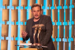 Premiere für Sebastian Bezzel: Sein erstes Mal als Laudator