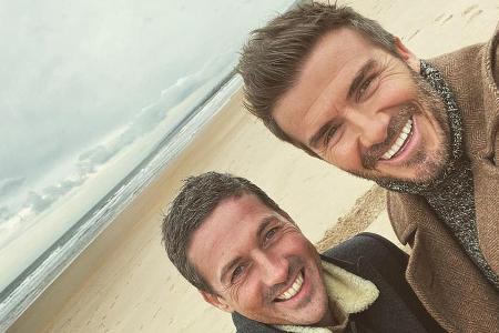 Dave Gardner (l.) und David Beckham schicken Grüße aus Schottland Dave Gardner (l.) und David Beckham schicken Grüße aus Schottland