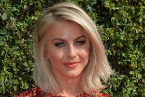 "Jetzt seid ihr frei": Julianne Hough trauert um ihre beiden Hunde