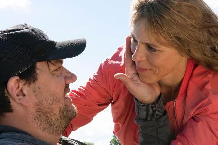 Profilerin Katrin König (Anneke Kim Sarnau) und Kommissar Alexander Bukow (Charly Hübner) am Ende von Profilerin Katrin König (Anneke Kim Sarnau) und Kommissar Alexander Bukow (Charly Hübner) am Ende von