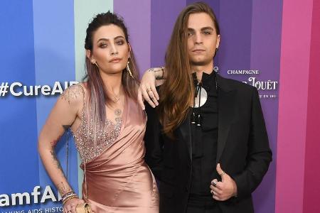 Edgy-chic: Paris Jackson und ihr Freund Gabriel Glenn bei der amfAR-Gala Edgy-chic: Paris Jackson und ihr Freund Gabriel Glenn bei der amfAR-Gala