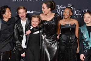 Die Jolie-Pitt-Kids mit ihrer Mutter Angelina: Pax, Shiloh, Vivienne, Zahara, Knox (v.l.)